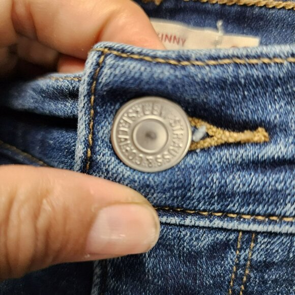 Levis Jeans Womens 32 311 Medium Wash Stretch Mid Rise Shaping Skinny - Picture 4 of 16